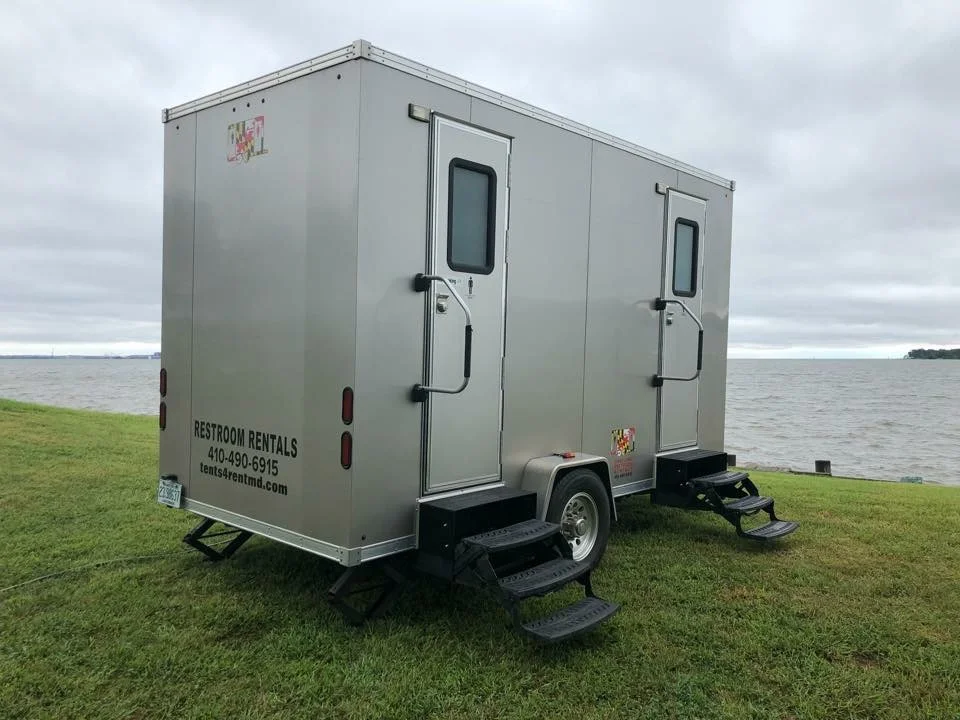 Platinum+Restroom+Trailer+Rental+4